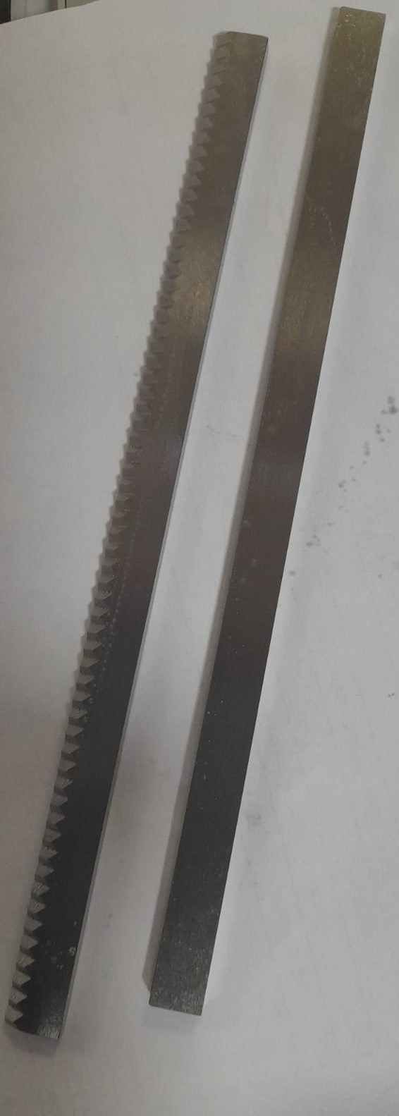 Cuchilla y contra cuchilla 185mm x 14mm x 5mm zig-zag